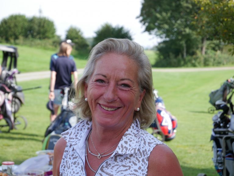 Golfturnier mit großzügigem Sponsor: Petra Massolle und “Medien & Design”